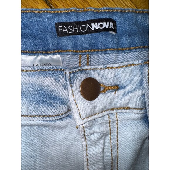 Fashion Nova Light Wash High-Waisted Distressed Denim Skinny Jeans Size 11/30 - Picture 6 of 7